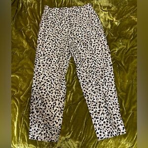 Superfun Women’s Ann Taylor Cheetah Print pants size large.